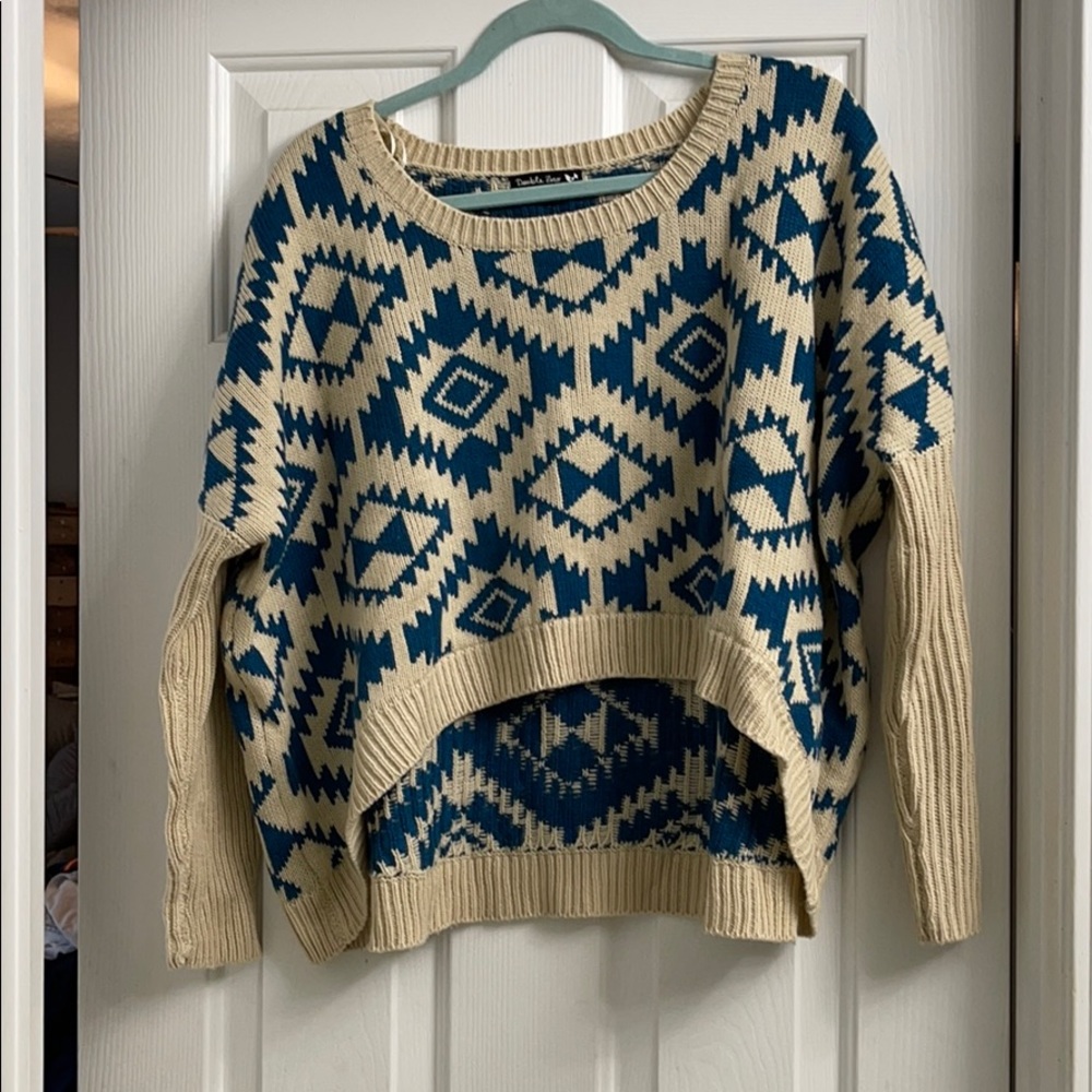 Women’s hi lo tribal pattern sweater